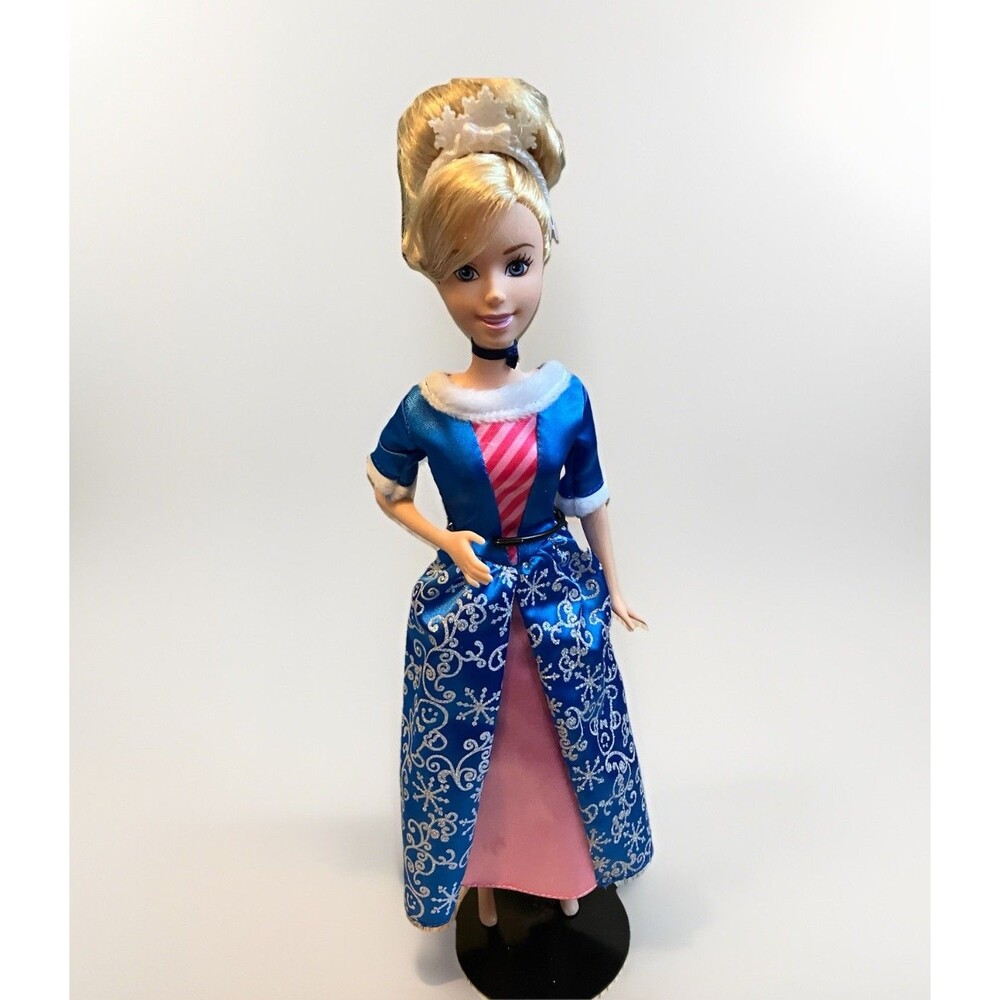 Disney Princess Seasonal Sweets Cinderella Doll Snowflake Dress Tiara